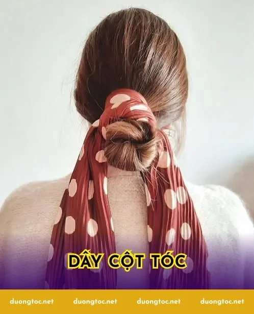 Dây cột tóc khăn vuông thanh lịch cho nàng dịu dàng